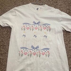 Woman’s goose tshirt